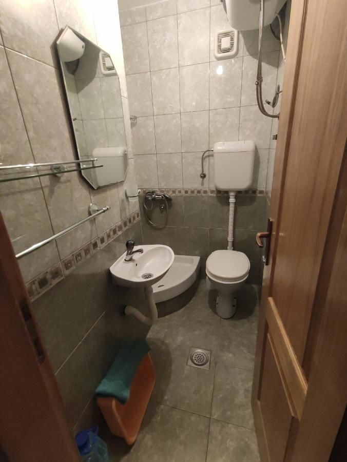 Апартаменты Apartments Miladinovic Сутоморе