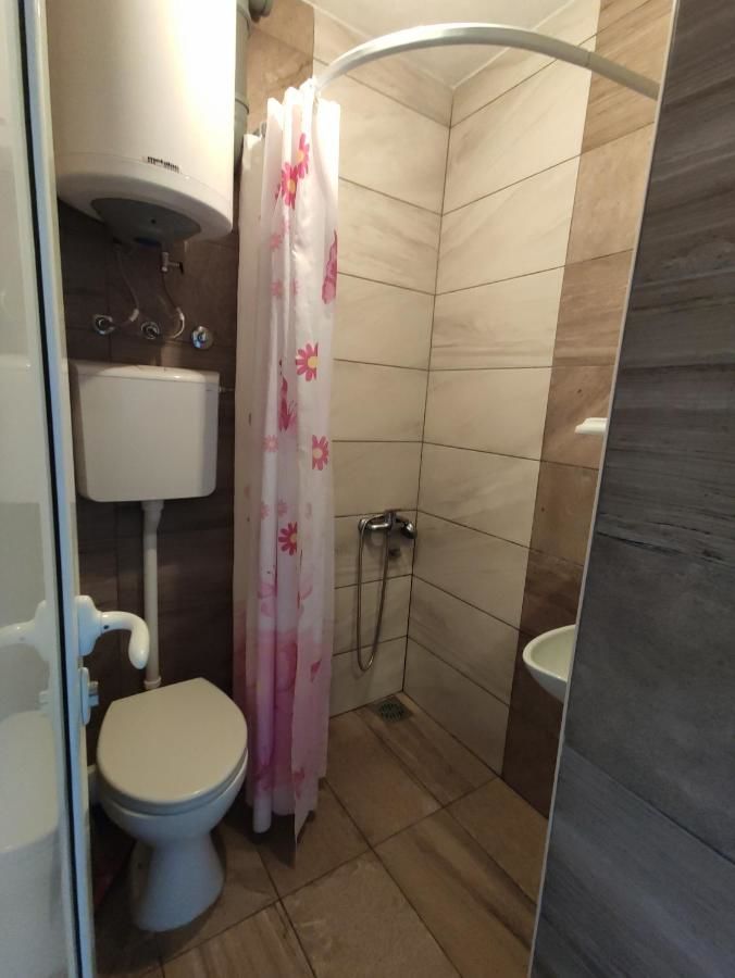 Апартаменты Apartments Miladinovic Сутоморе