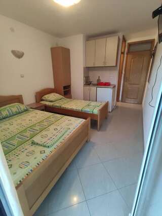 Апартаменты Apartments Miladinovic Сутоморе Номер-студио с террасой-3